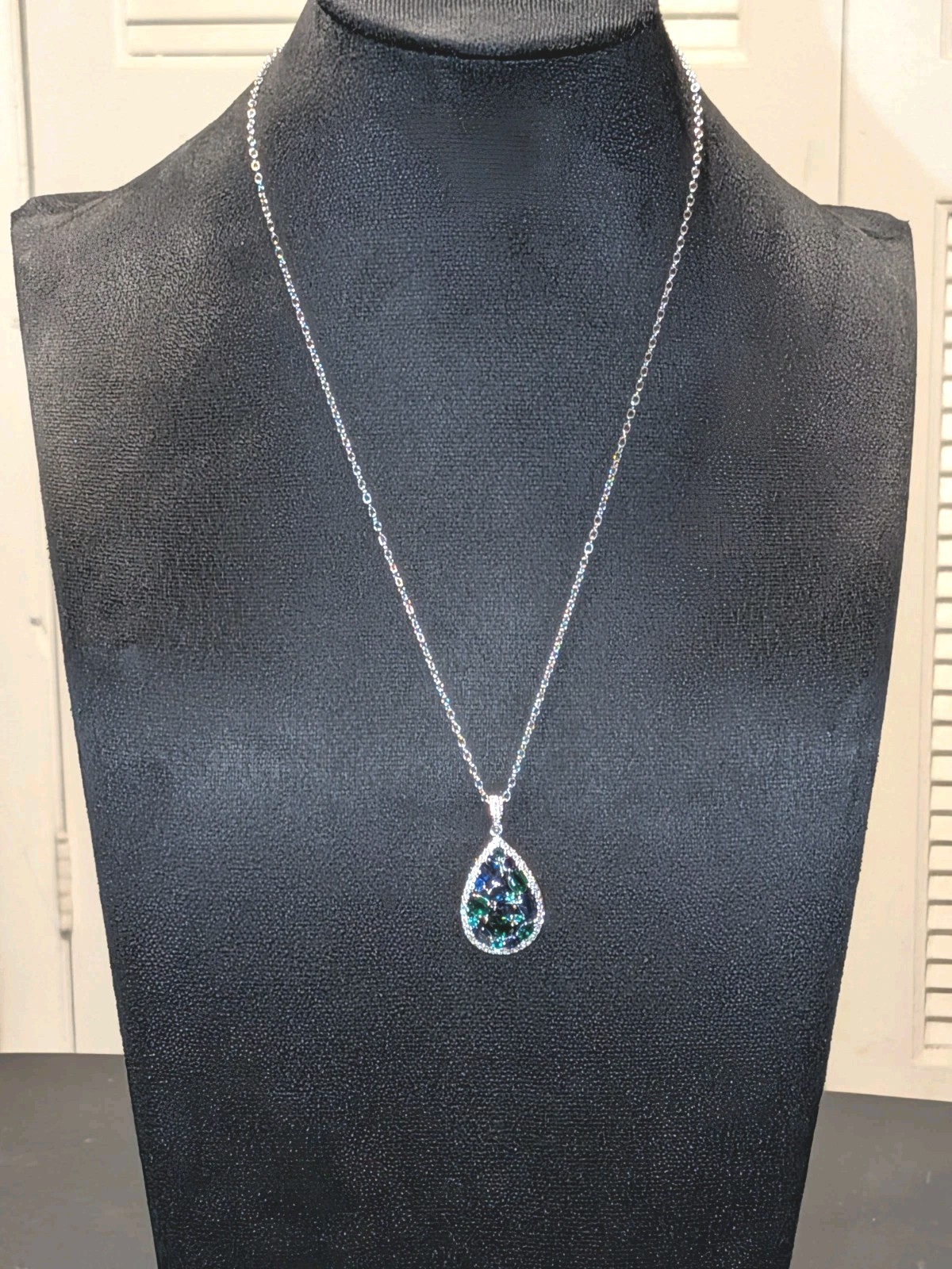 Women’s Moissanite Dazzling Green/Blue Sapphire Pendant Teardrop Necklace 18″