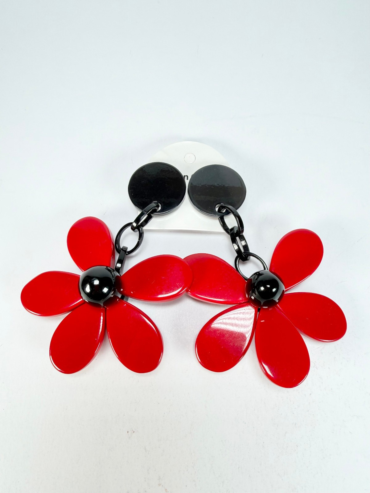Marion Godart – Floral “Grand Pétale” Red Flower Resin Clip On Earrings