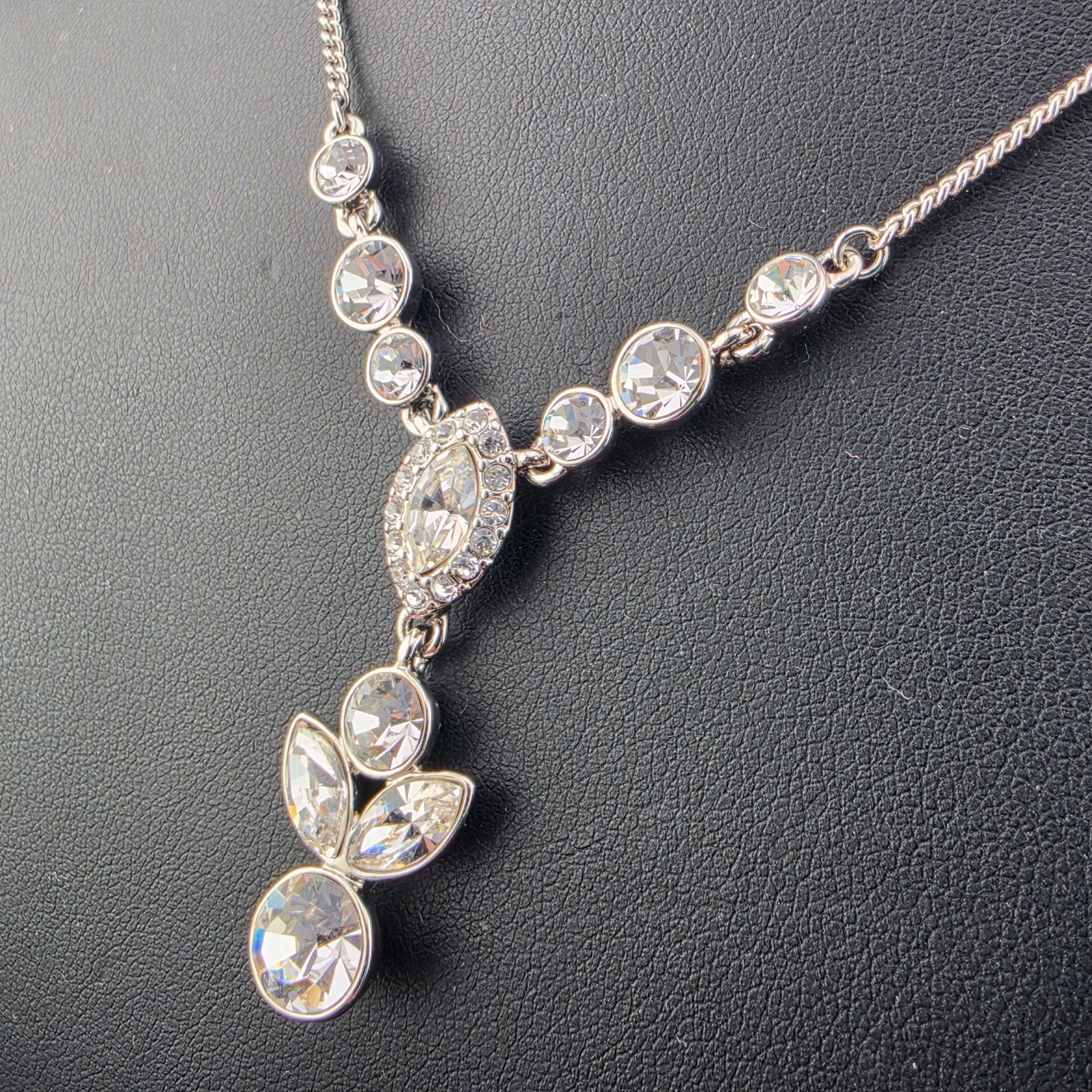 NWT Signed Givenchy Crystal Pendant Choker Statement 18″ Necklace Rhodium Finish
