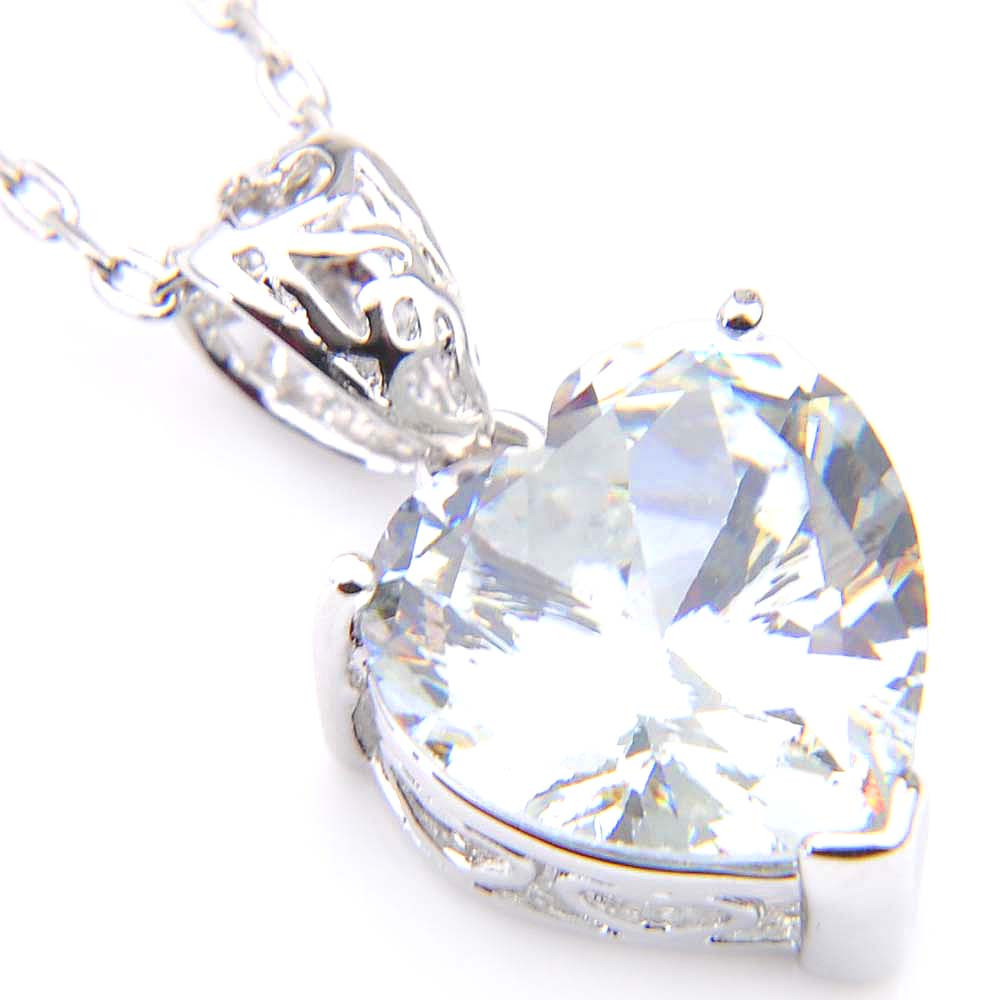 Woman Gorgeous Shiny Heart Style Natural White Fire topaz Gems Necklace Pendants