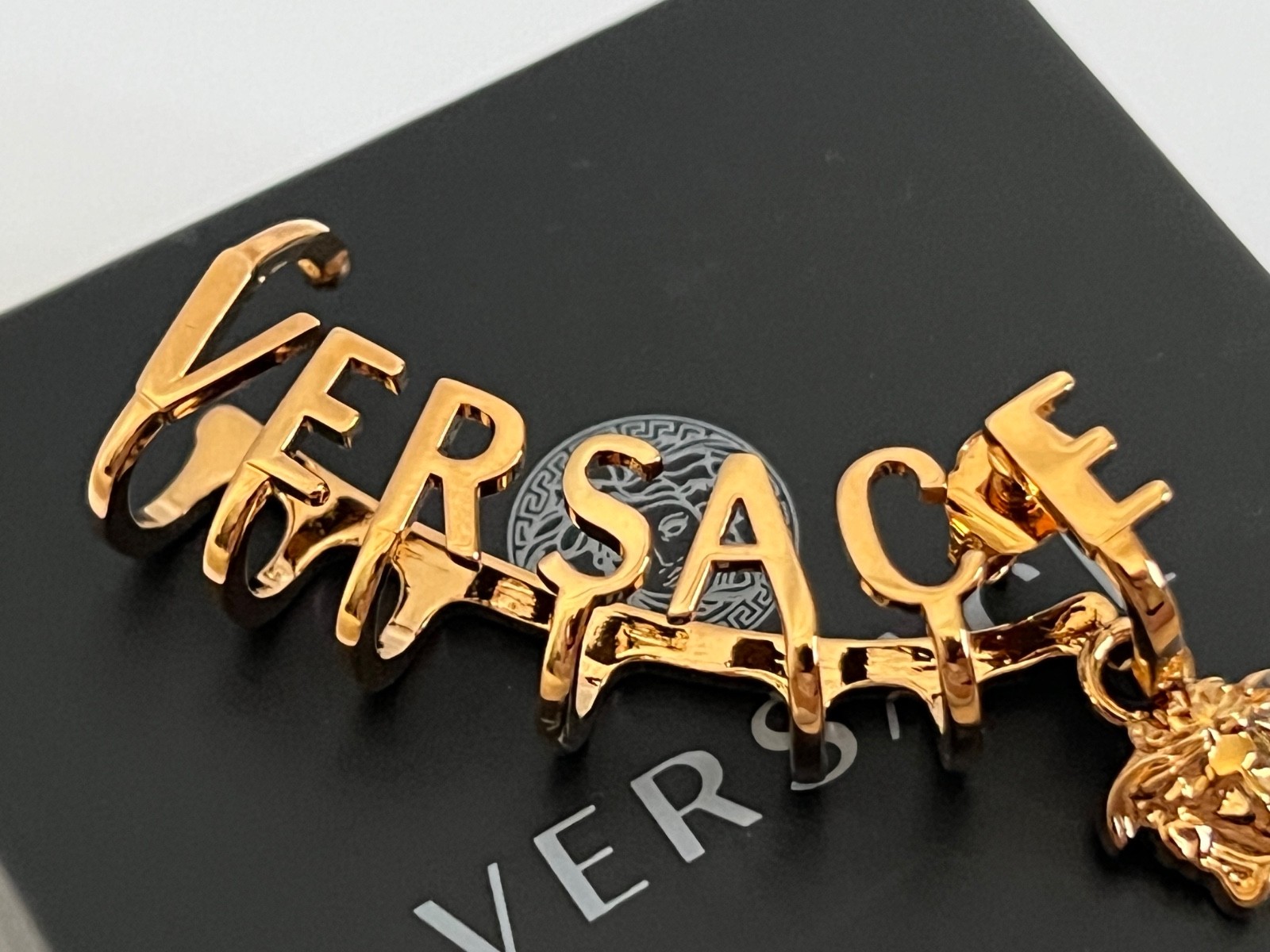 NIB Versace Letter Logo Medusa Charm Gold Climbing Single Ear Cuff Earring $750