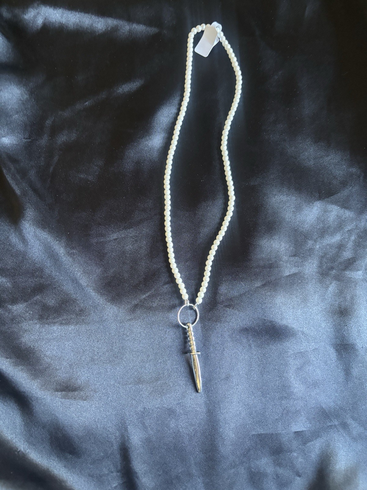 Dalmata Pearls Choker with Sword Necklace