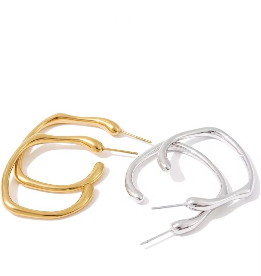 ZARD Irregular Wave Hoop Earrings in Vermeil Gold