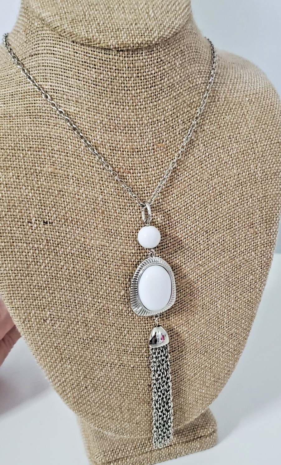 JCP Pendant White Silvertone Tassel 34″ Chain Metal Plastic Adjustable Fashion