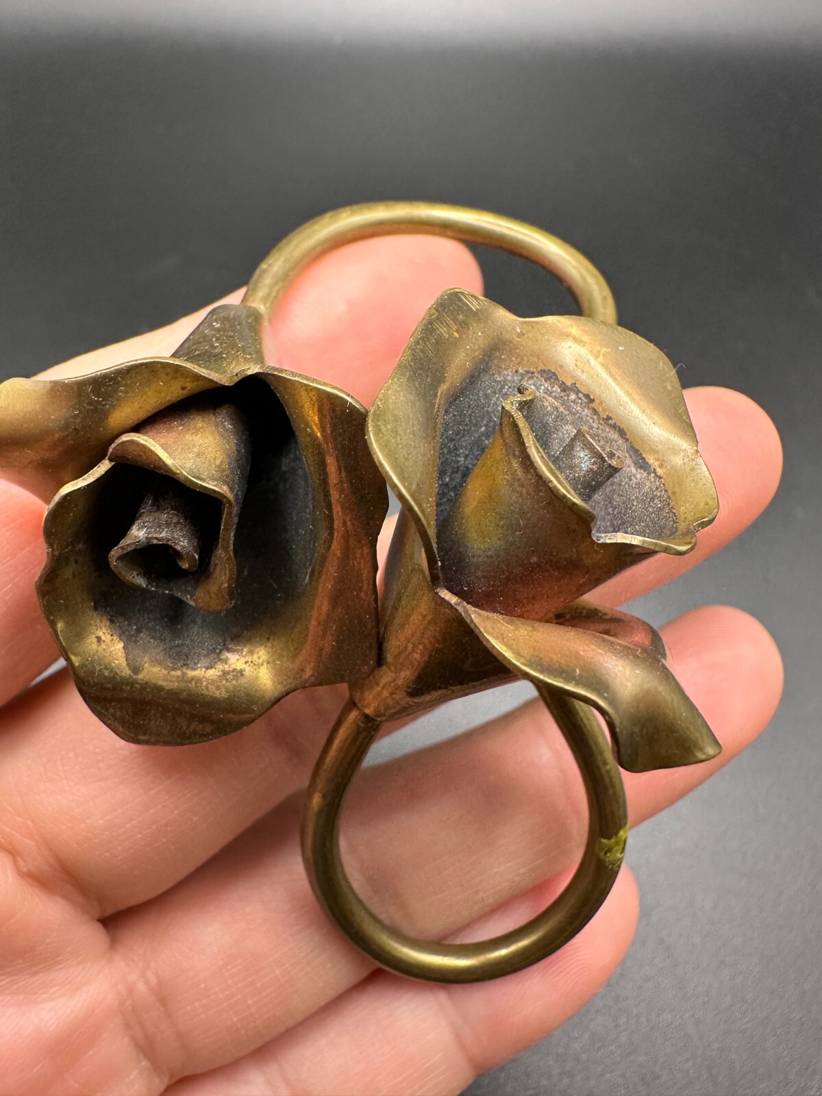 Vintage Brasstone Metal Double Roses Scarf clip?? not sure