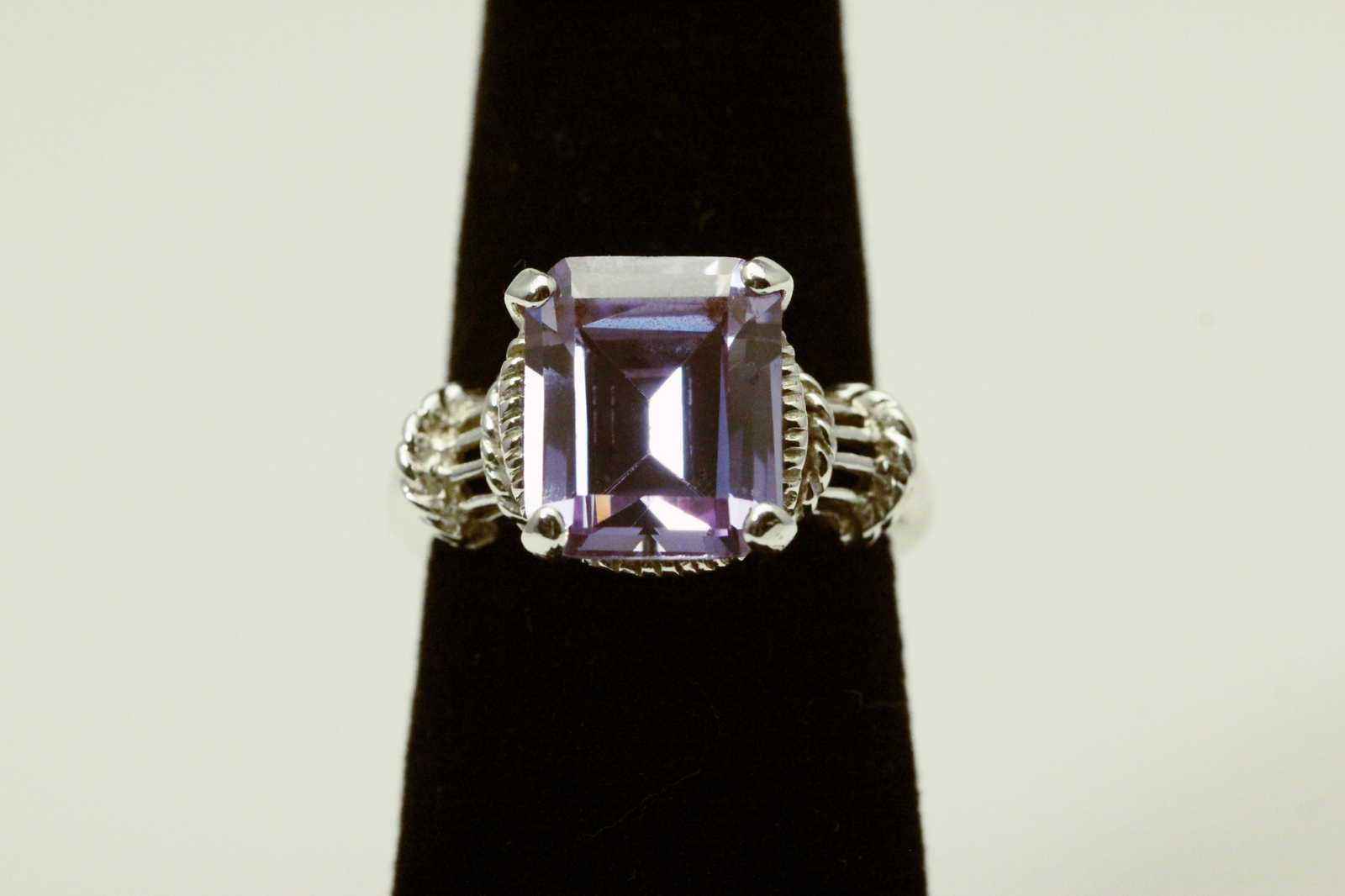 925 Sterling Silver Size 7 Rectangle Cut Light Purple CZ Ring 7.3 Grams RIN8606