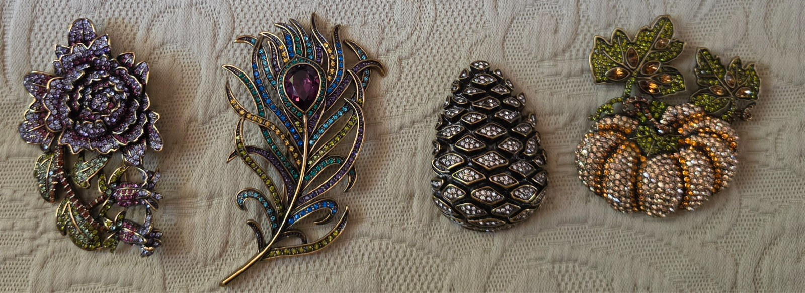 Lot 4 Heidi Daus brooch pin Flower Bloom Feather Pinecone Pumpkin