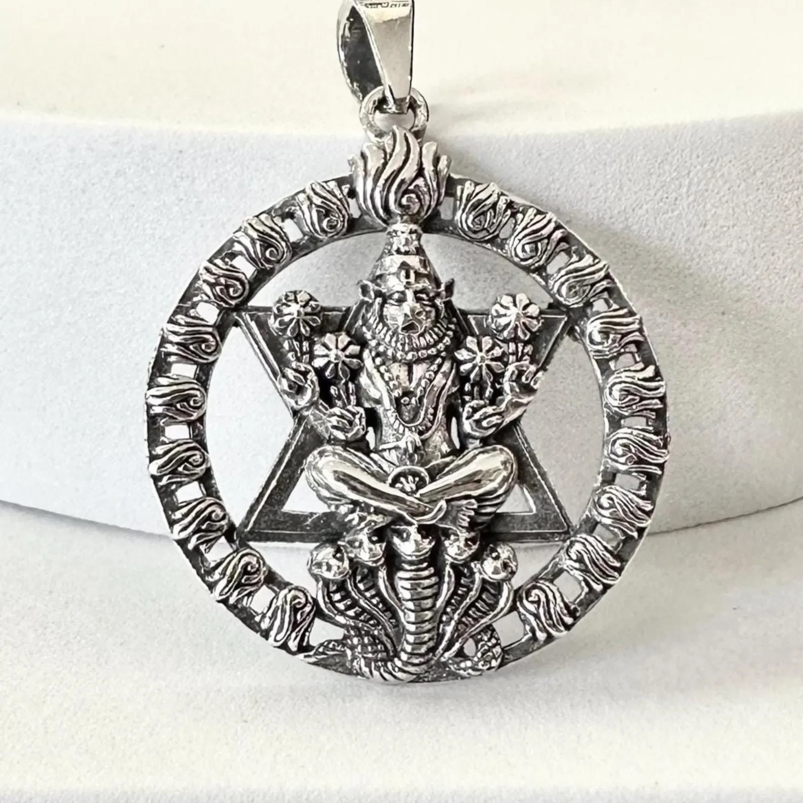 Handcrafted 925 Sterling Silver Chakra Narasimha Yoga Symbol Hinduism Pendant
