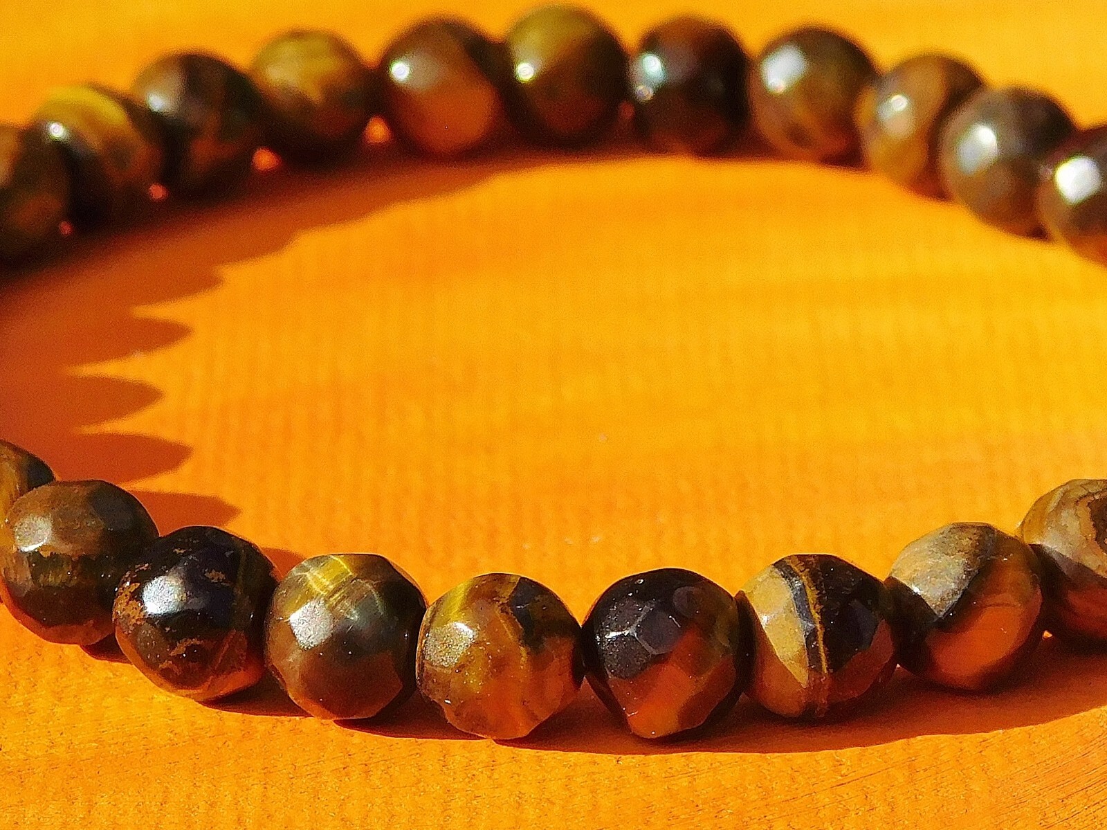 Mens / Ladies Handmade 6mm Gemstone Beaded Bracelet – Faceted Tiger’s Eye.