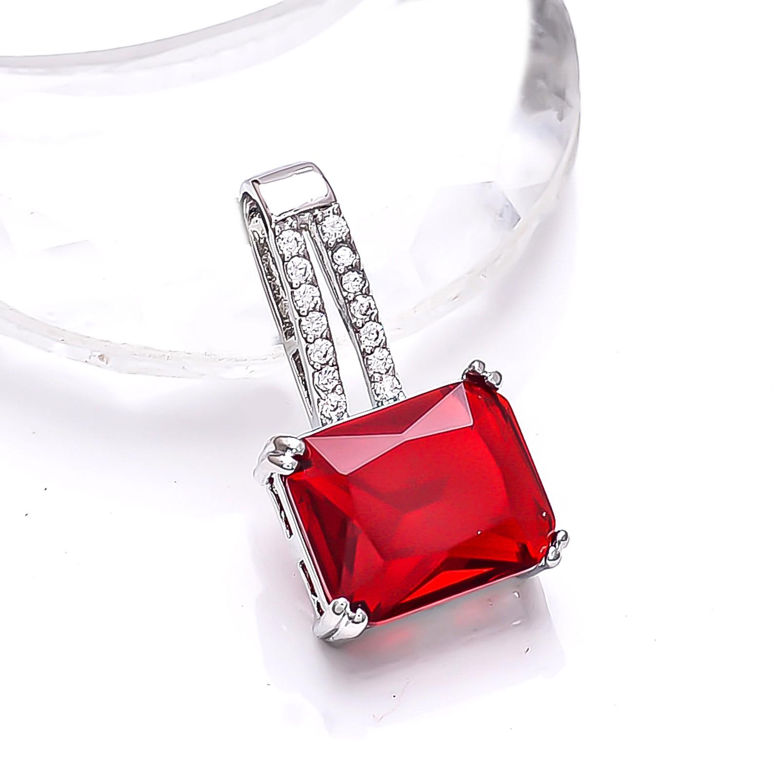 Red Garnet & Cubic Zirconia Gemstone 925 Sterling Silver Pendant 0.80″ P79516