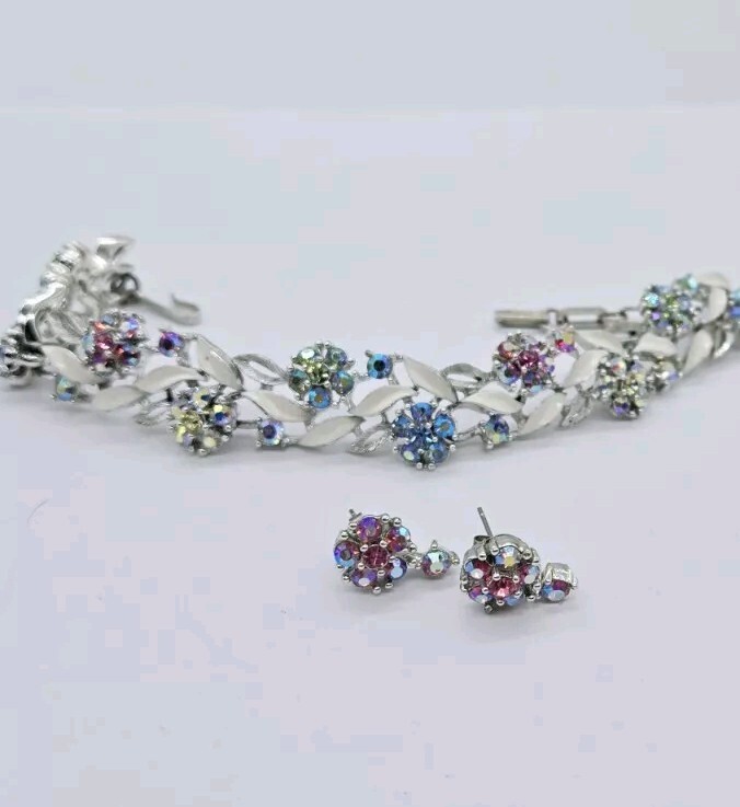 Lisner Flower Bracelet & Earring Set Lot 2 pc Silver tone Crystal Flower Pastel