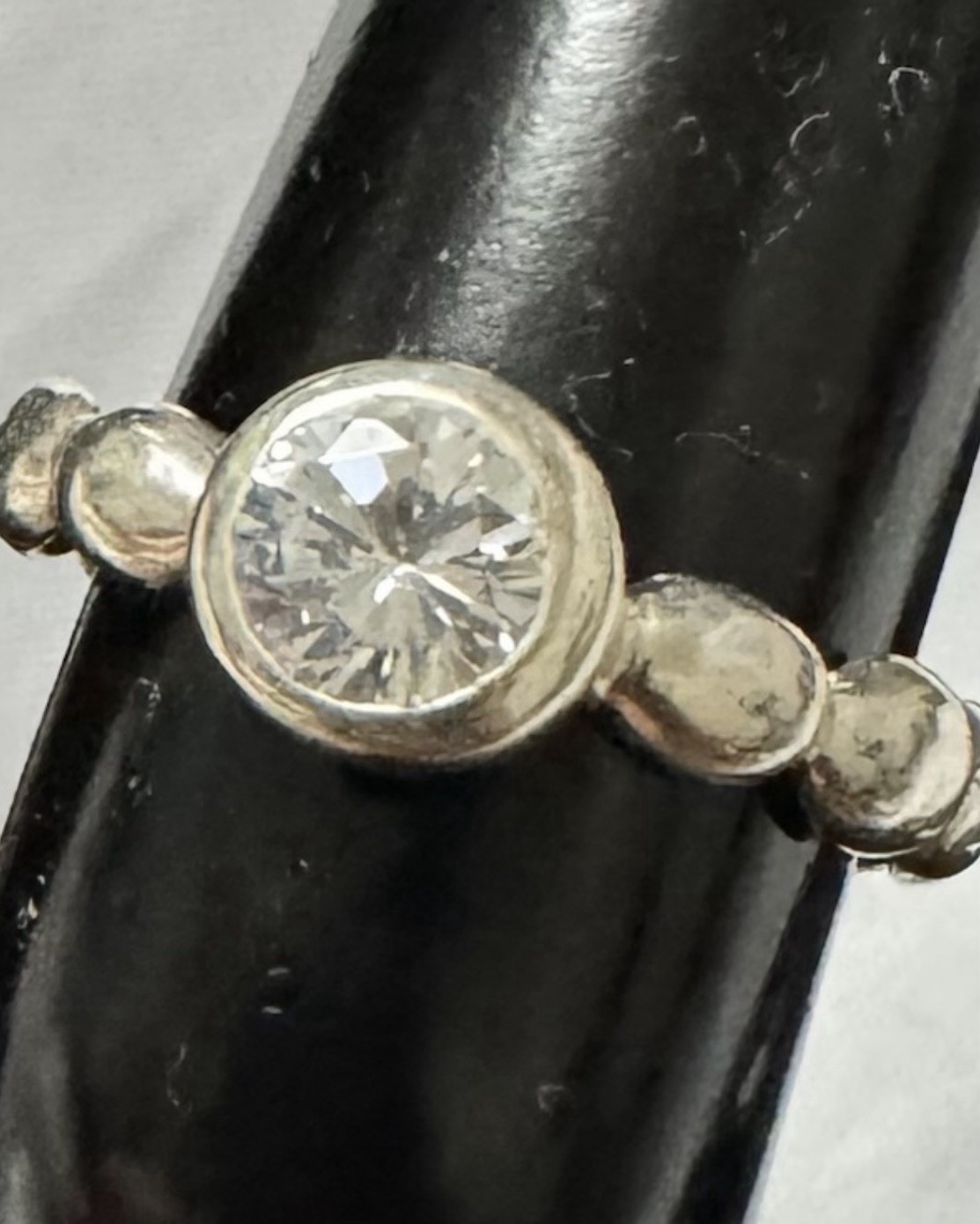 Sterling Silver Bezel-Set• Clear Round CZ Stone Beaded Band • Ring Size 5.75