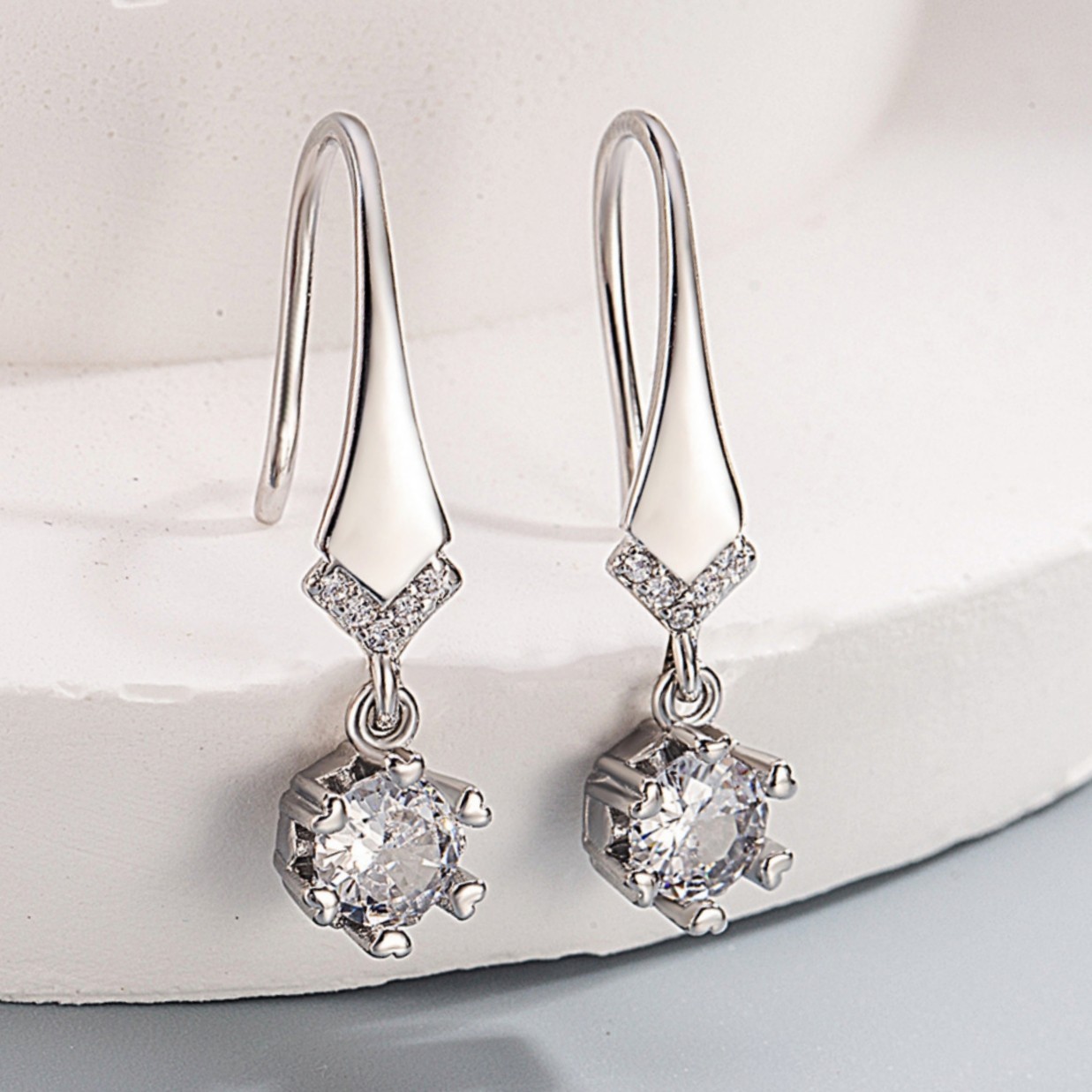 Women’s Stylish Silver Plated Elegant Sparkly Zircon Hangling Dangle Earrings