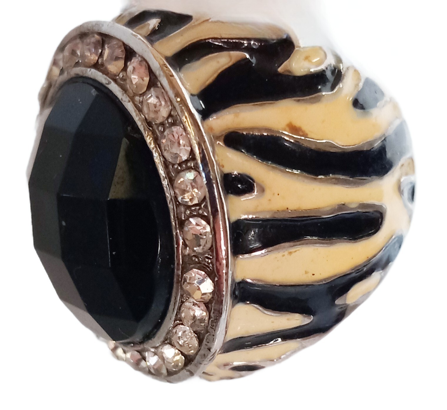 Enamel Zebra Stripe .75″ Round Cut Glass Stone w/ Rhinestone Surround Size 7