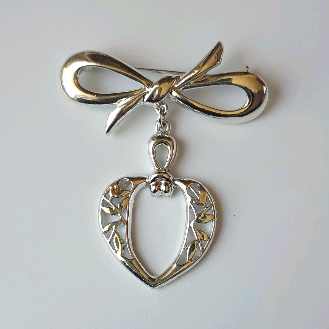 Two-Tone Bow Heart Dangle Brooch Pin Gold & Silver Tone Metal Love Theme