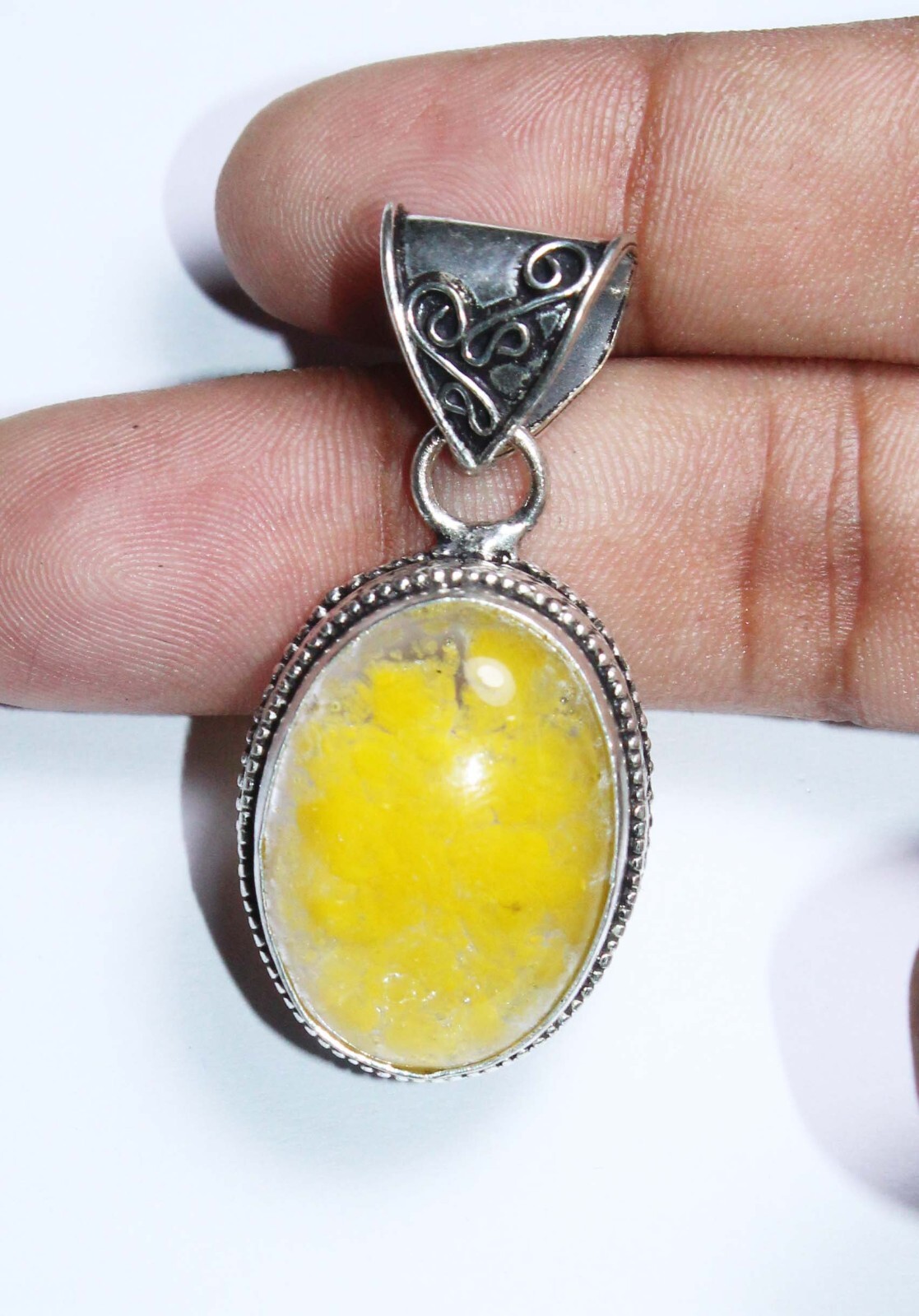 Top Garden Quartz Oval Shape Handmade Gemstone Pendant Jewellery Size 2 Inches