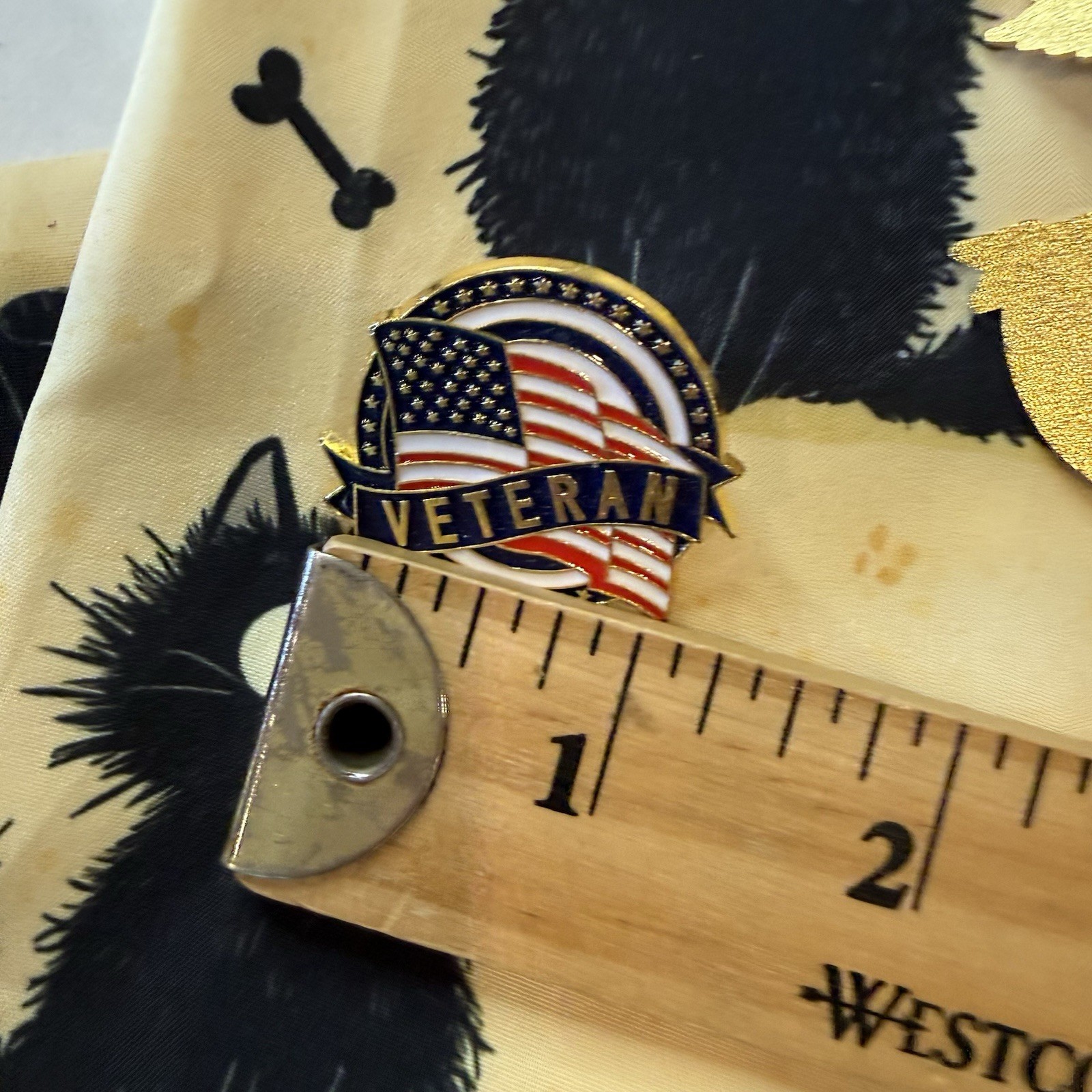 Enamel Pin Veteran America Military Lapel United States Armed Forces USA Flag