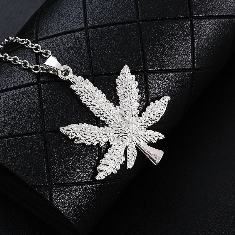 Men Retro Stainless Steel Simple Cannabis Marijuana Leaf Pendant Necklace 0349