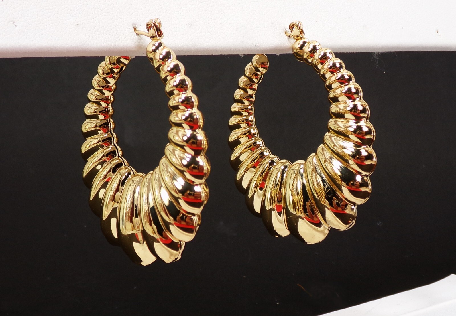 Large gold shrmp hoop earrings polished gold tone puffed ears 1.79″ x 1.68″ NEW