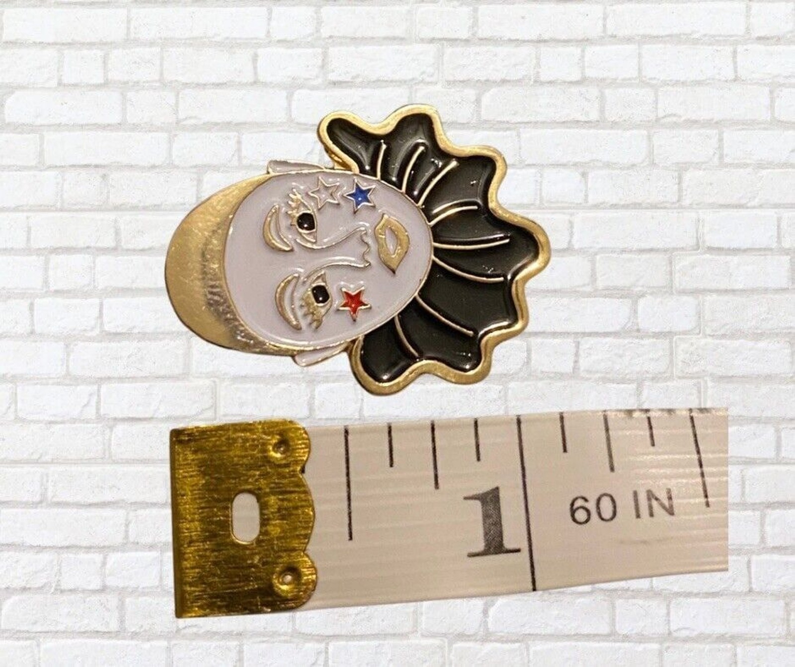 Gold Tone White, Blue & Red Enamel PIERROT CLOWN Head w/ Ruffle Tack Pin