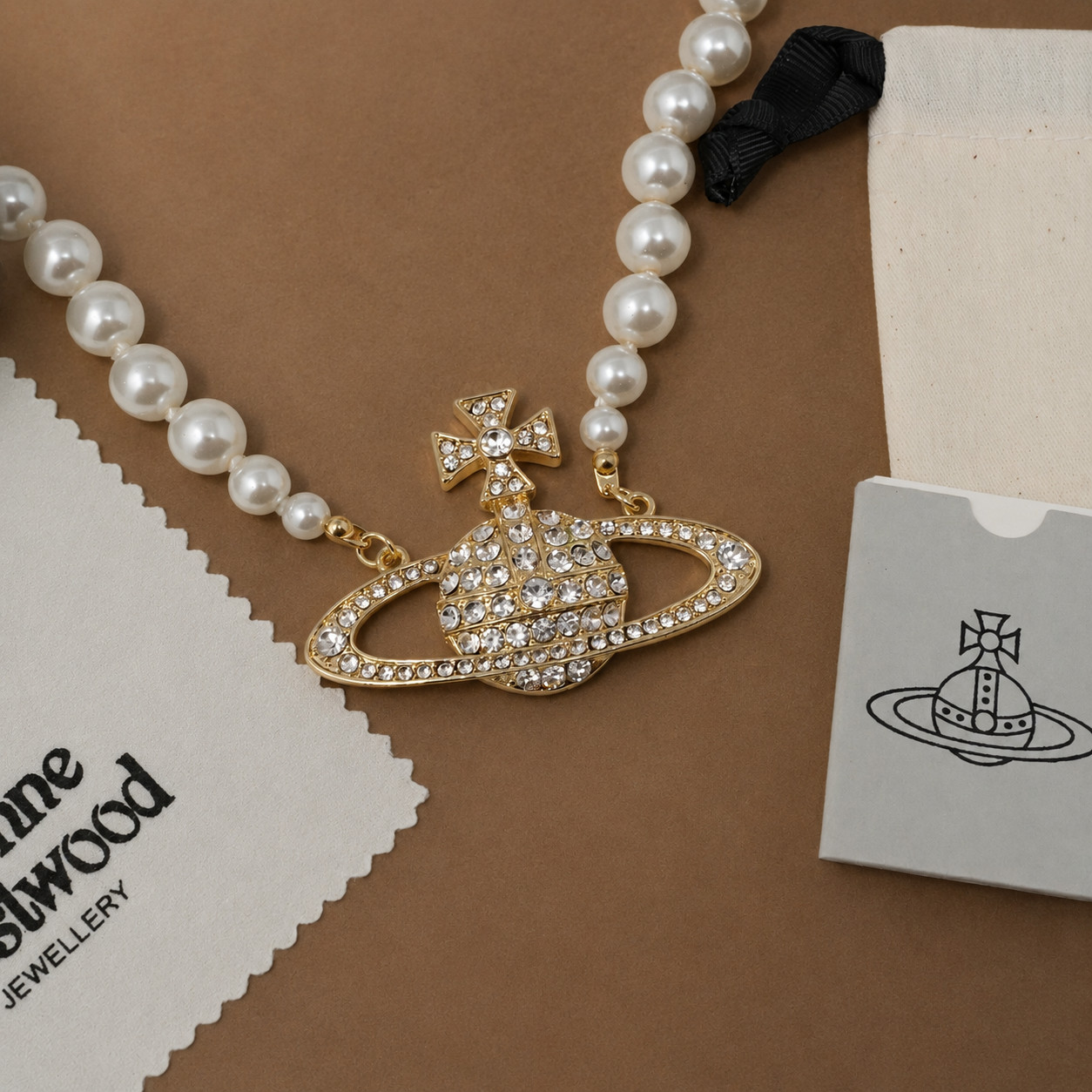 Vivienne Westwood Necklace Single Row Pearl Large Gold Orb Pendant With Box