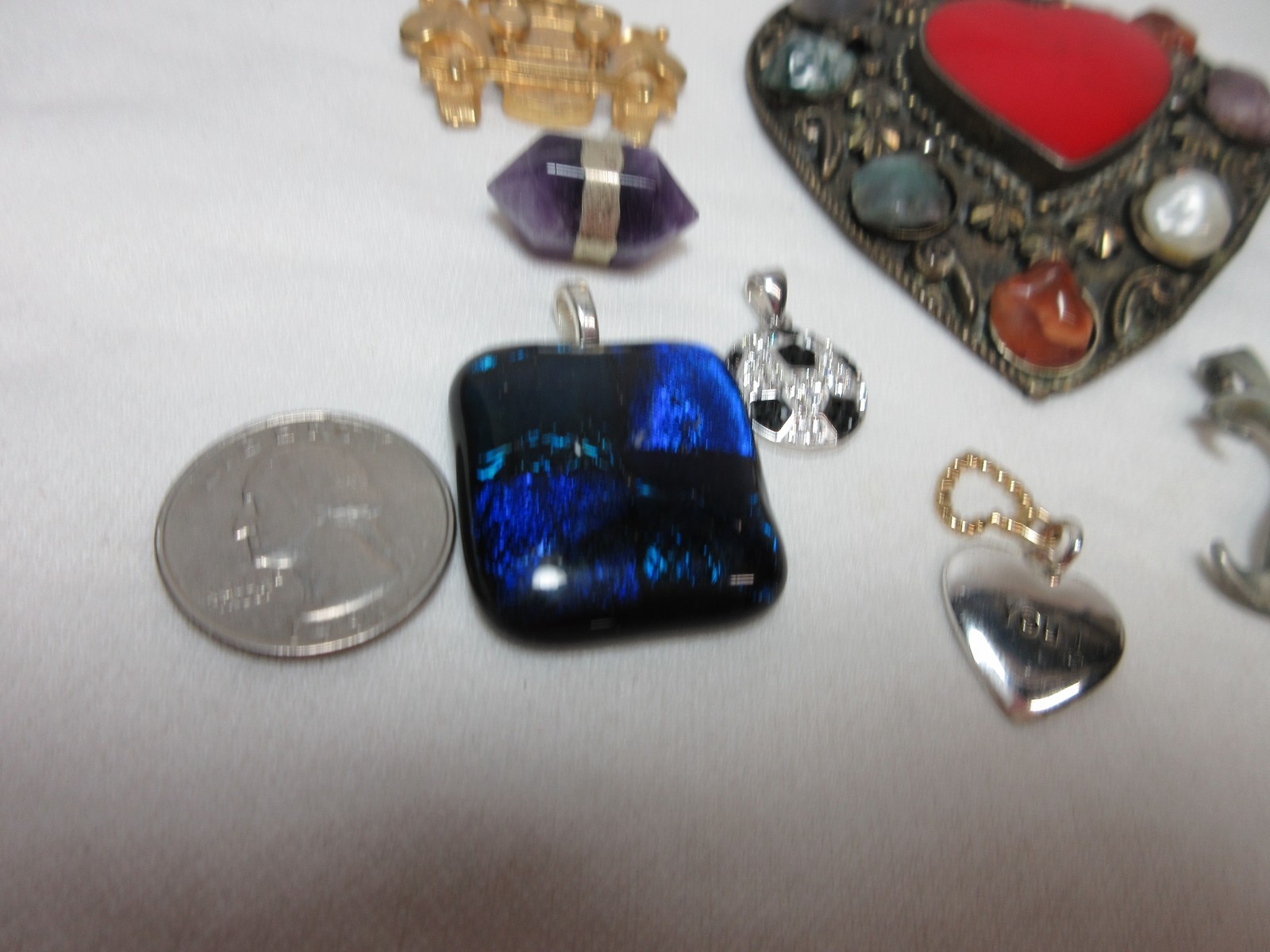 LOT OF NECKLACE PENDANTS VINTAGE TO NOW ART GLASS MIXED METALS SEAL #90