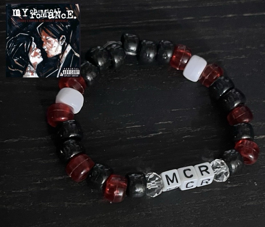 MCR Beaded Bracelet Plastic Beads Black Red White Clear