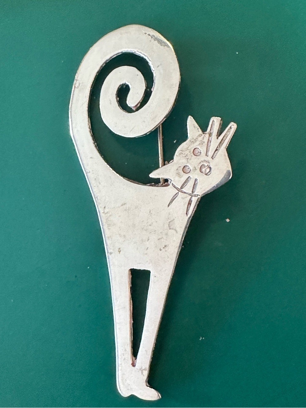 Mexican Sterling Silver Cat pin / Brooch over 17 grams