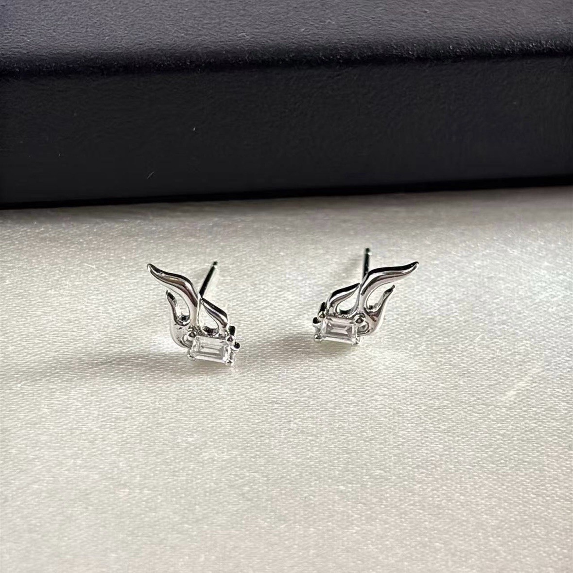 Flame Stud Earrings for Men Women Streetwear Hip Hop Punk Unisex Style