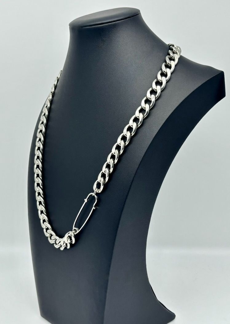 Chunky Silver-Tone Cuban Link Chain Necklace W/Faux Safety Pin Accent Adjustable