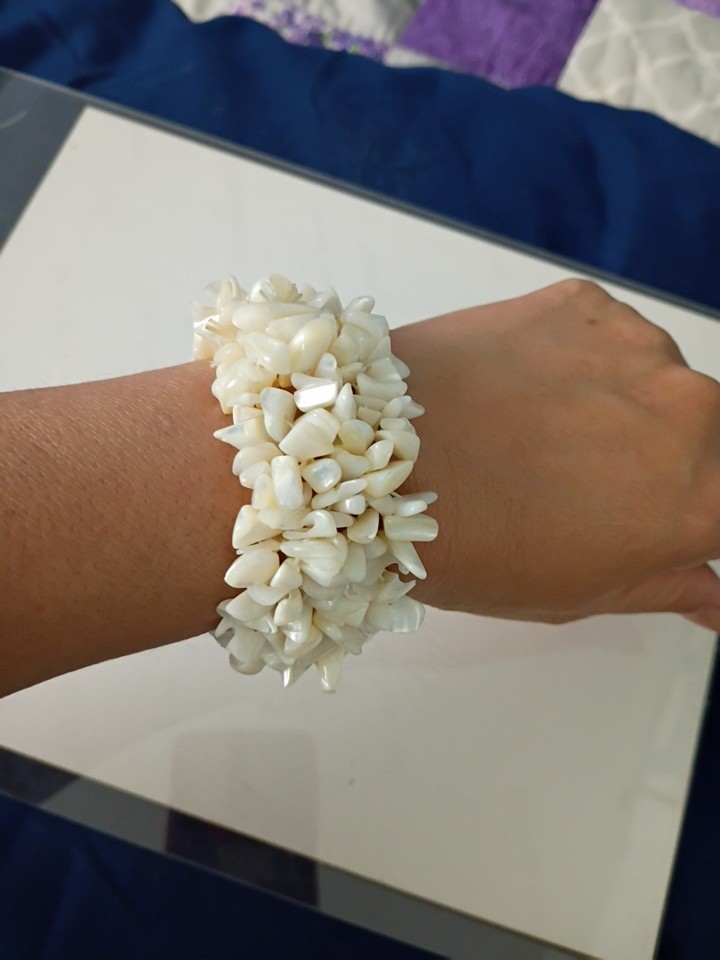 Stretch Beaded Bracelet White Mother of Pearl Chip Wide