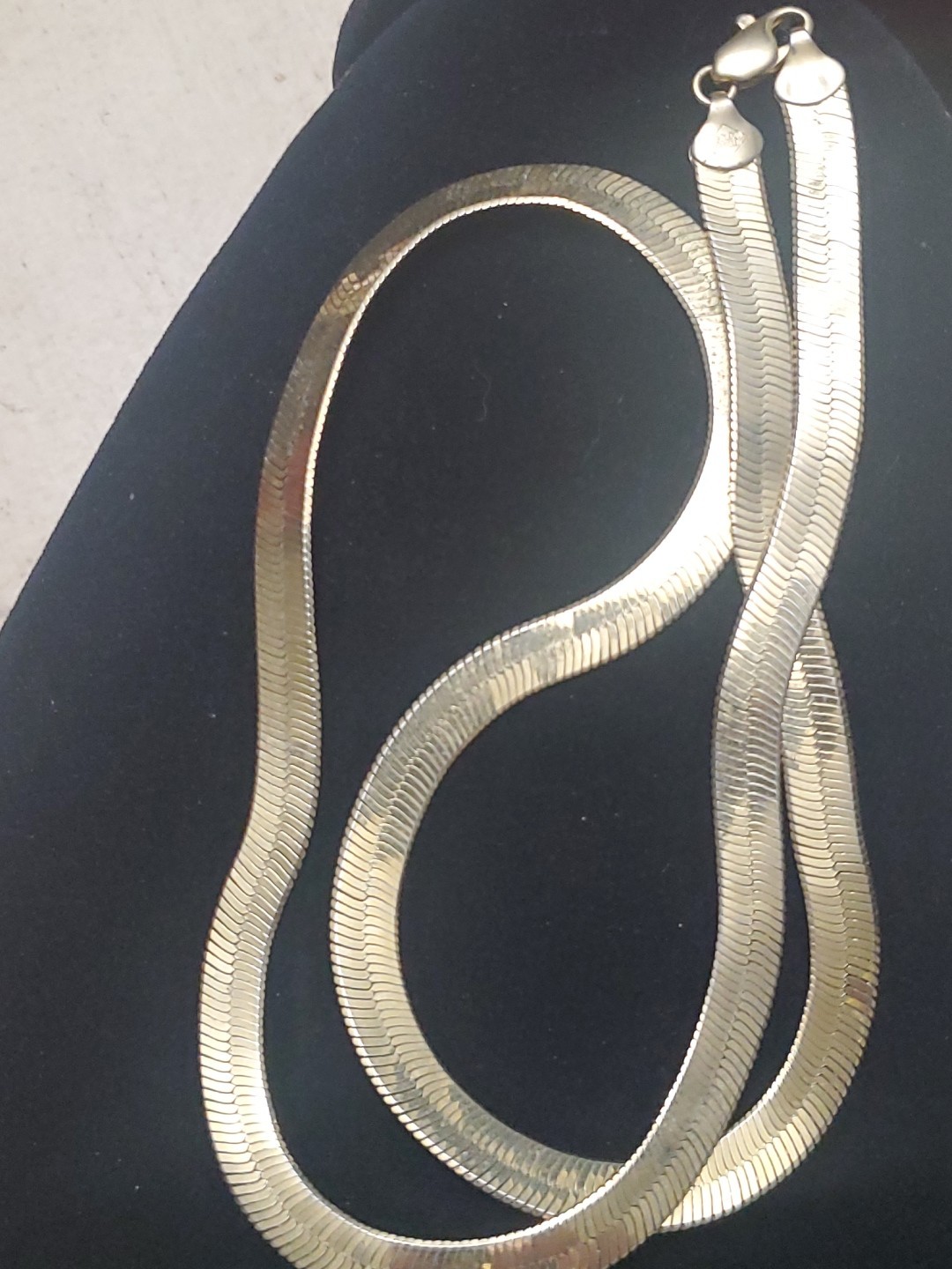 Vintage Men Or Lady Herringbone Wide Flat Chain Necklace 22” Gold Plated