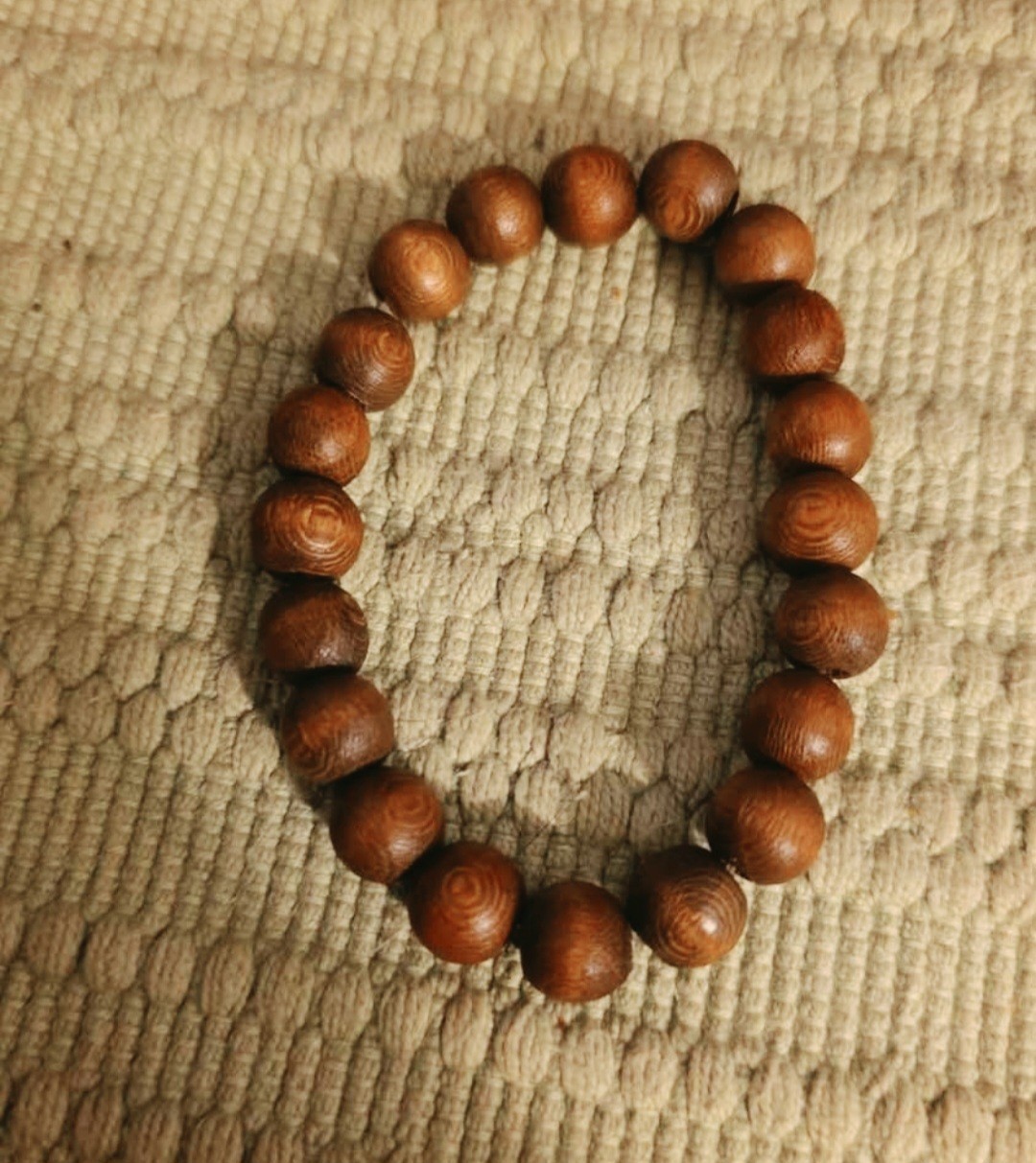 Wooden beaded stretch bracelet – light weight