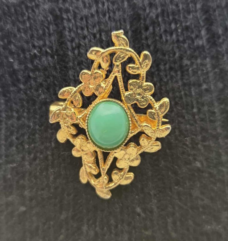 Vintage 1970s–1980s Gold Tone Floral Brooch | Retro Costume Jewellery Pin