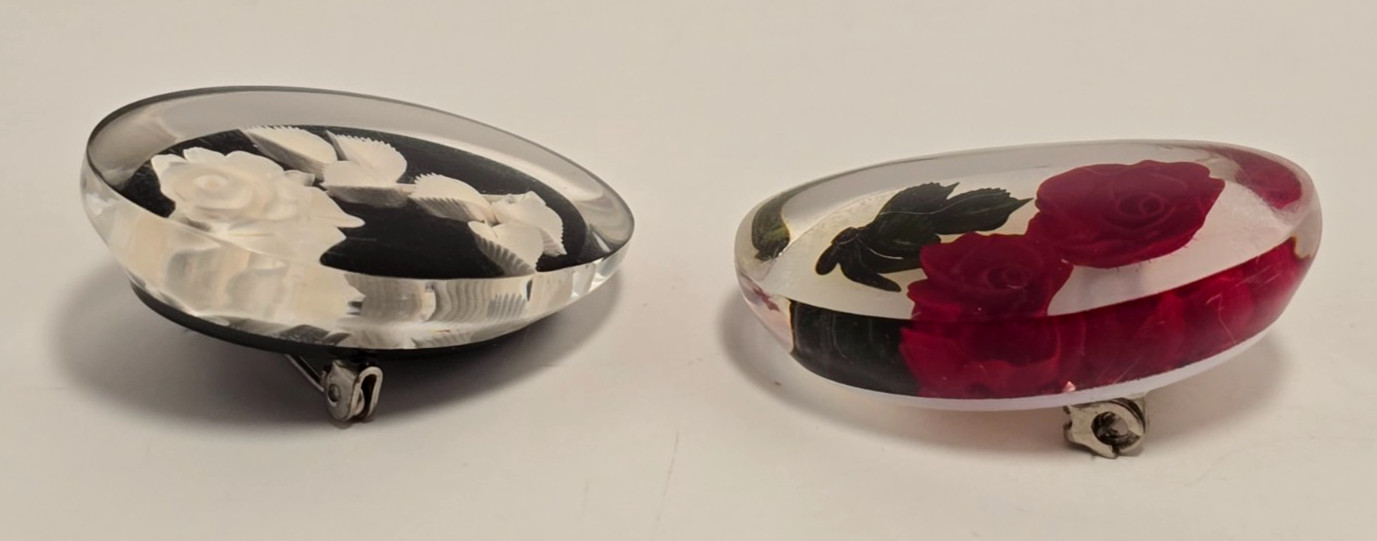 2 Oval Acrylic Rose Brooch Pins 1 White/Black 1 Red/Green
