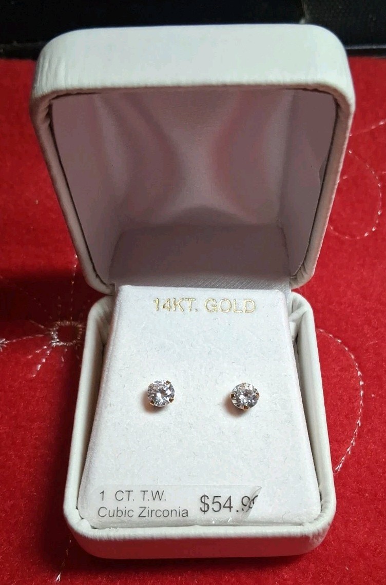Kohl’s 14K Yellow Gold 1 CT Cubic Zirconia Stud Earrings Original Box & Tags