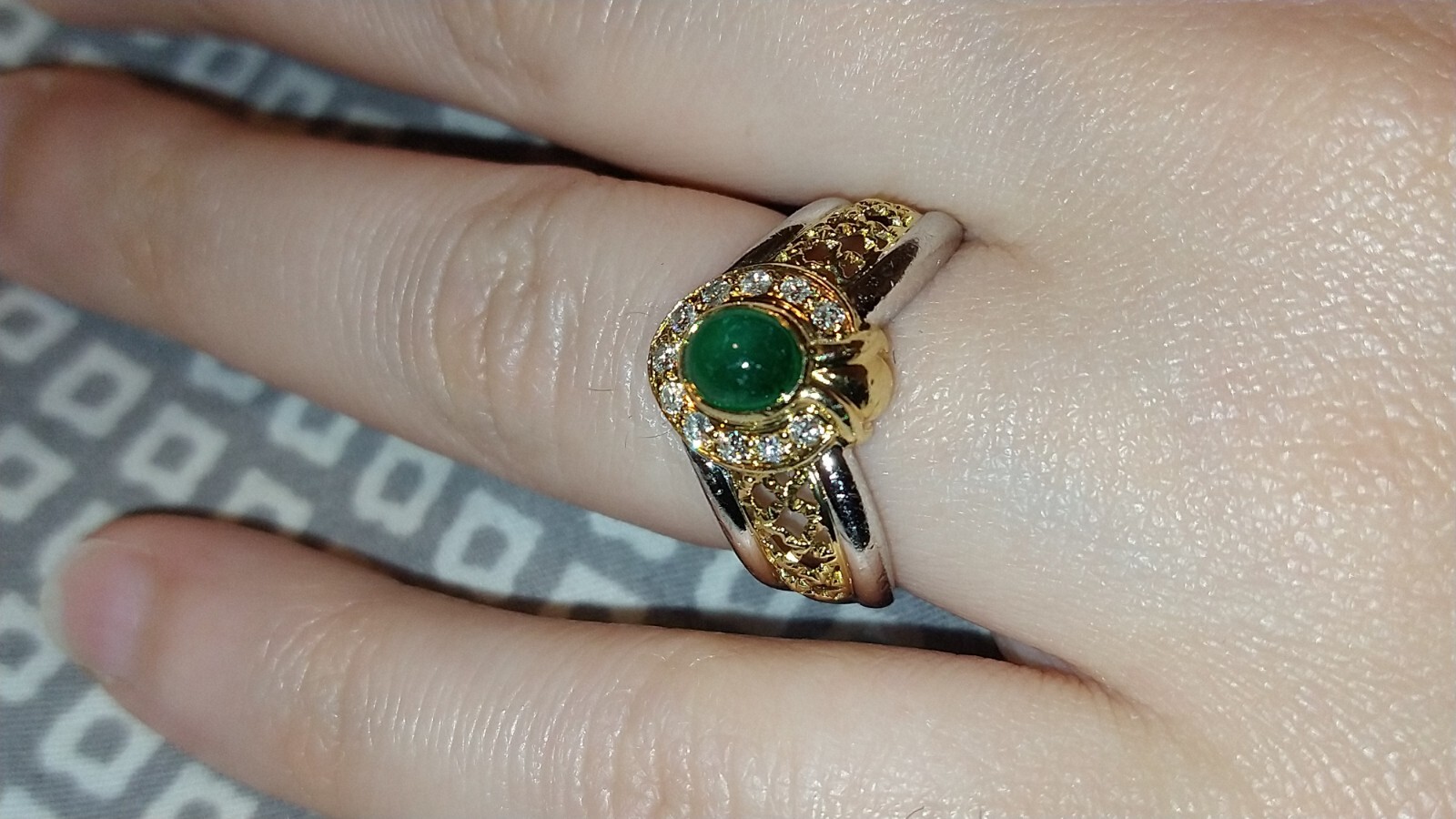 Solid heavy platinum & 18k gold 0.91 carat natural emerald diamond ring 8.76 grm