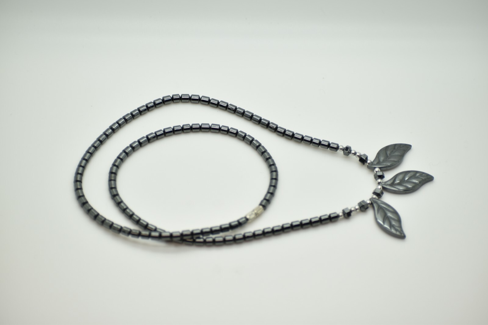 23 1/2″ Black Hematite 3 Three Leaf Fashion Statement Necklace