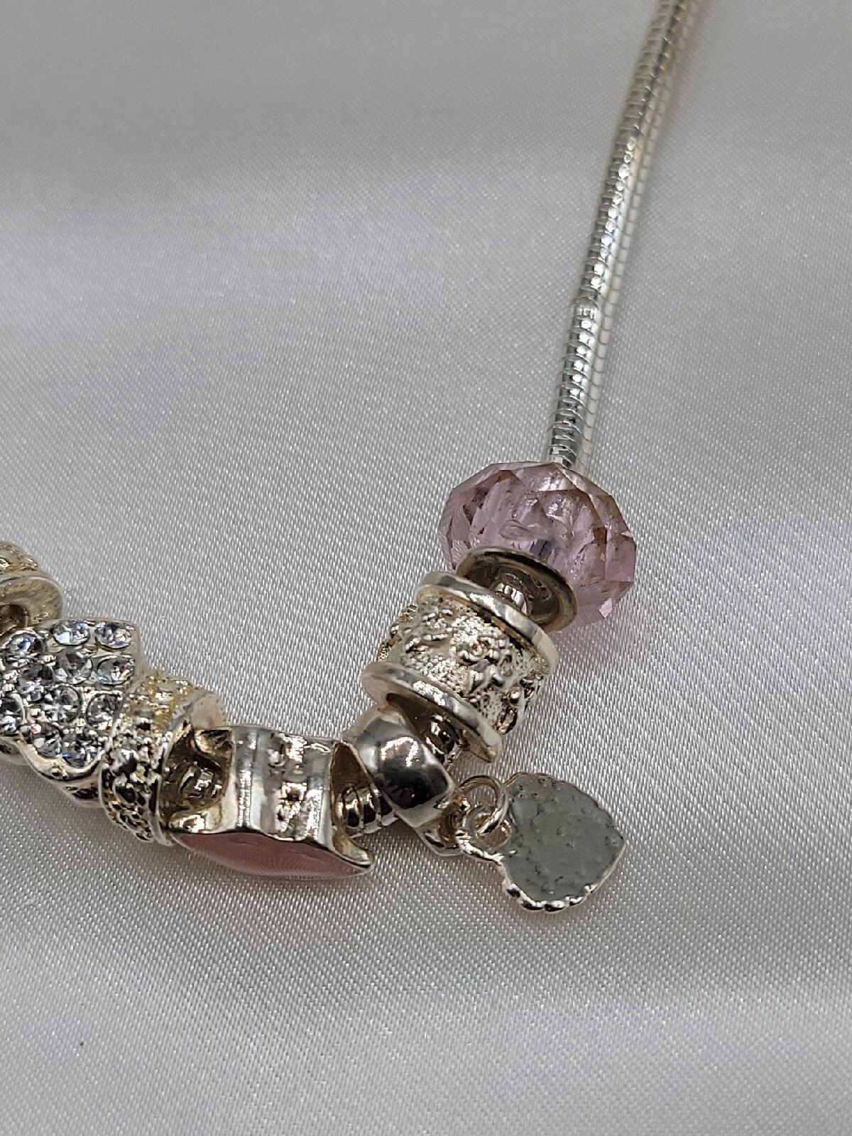 Friedmans Jewelers Breast Cancer Slide Necklace Silver Tone Charm Bead 18″ Chain