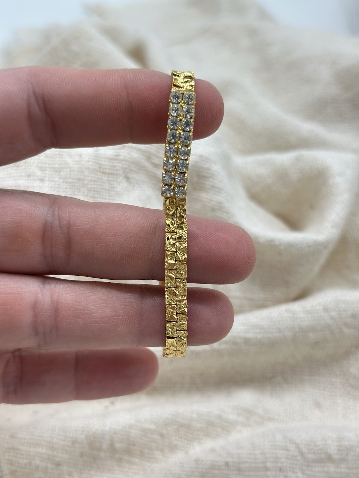 Sparkling Shiny Linked Rhinestone Bracelet Gold Tone Nugget Style Chain 7″