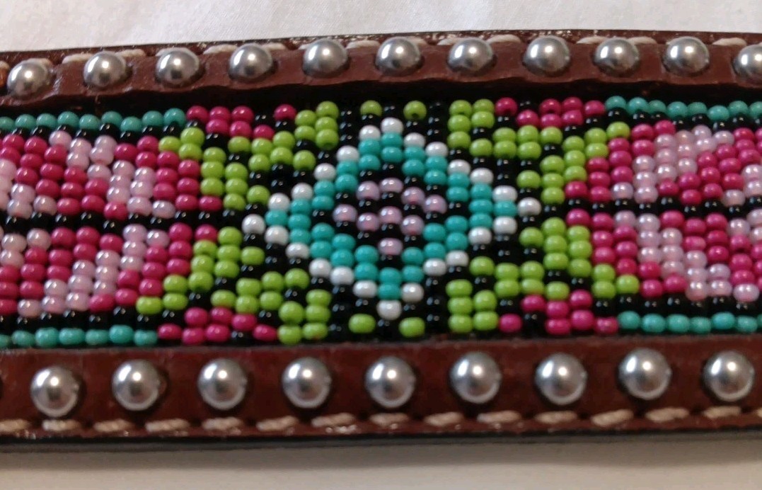 Bracelet. Hand Tooled Leather Beaded Western Women’s Snap Closure