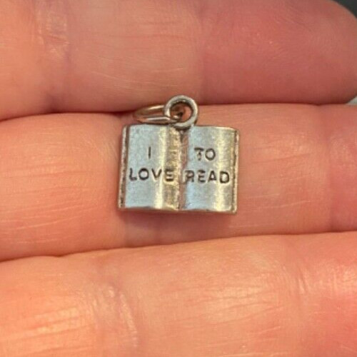 Silver PEWTER 3D 14x13mm says I Love to Read on a Book Charm