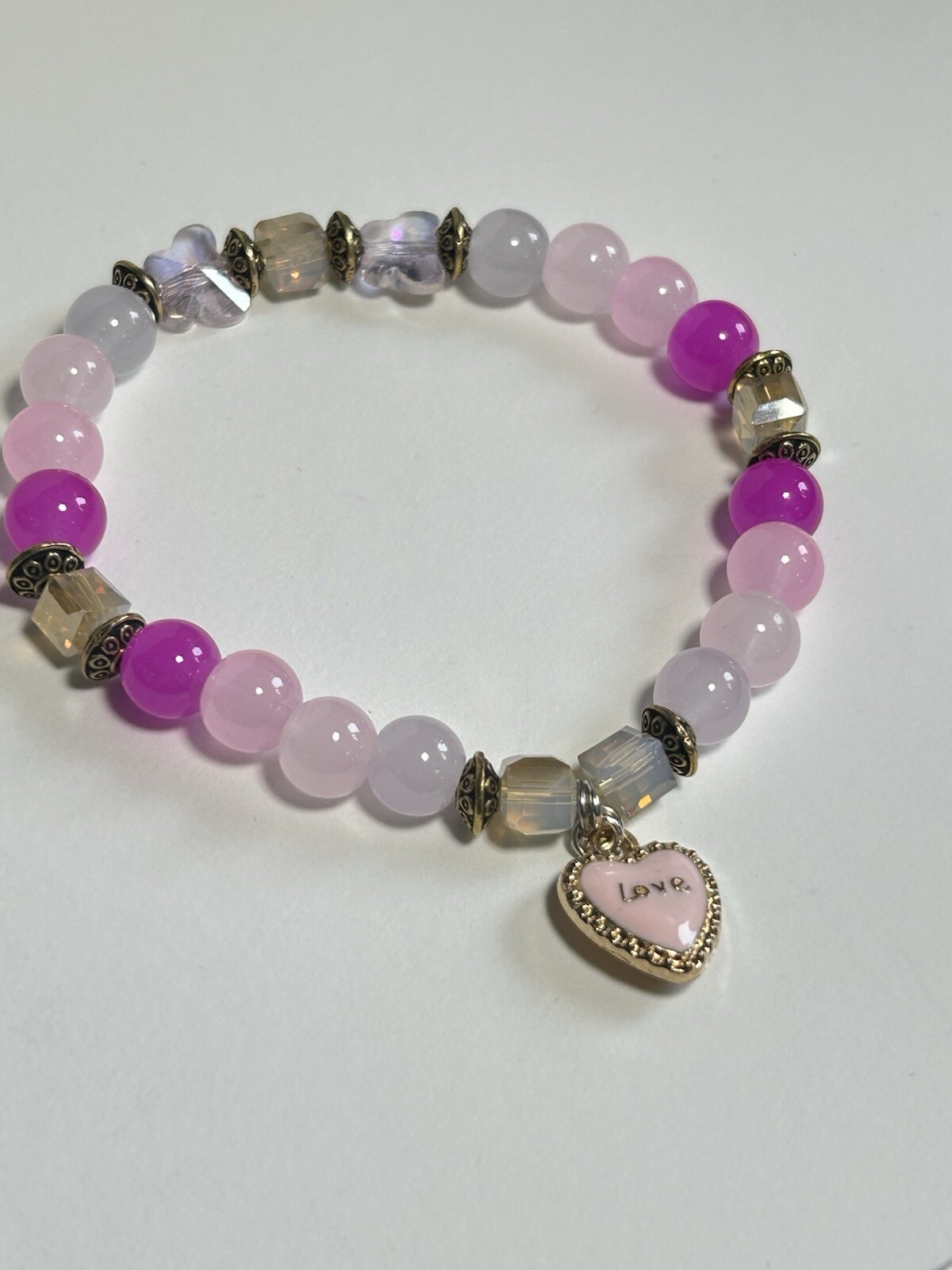 Elastic Glass/metal Beaded Bracelet Cute Heart Charm And Opalescent Beads