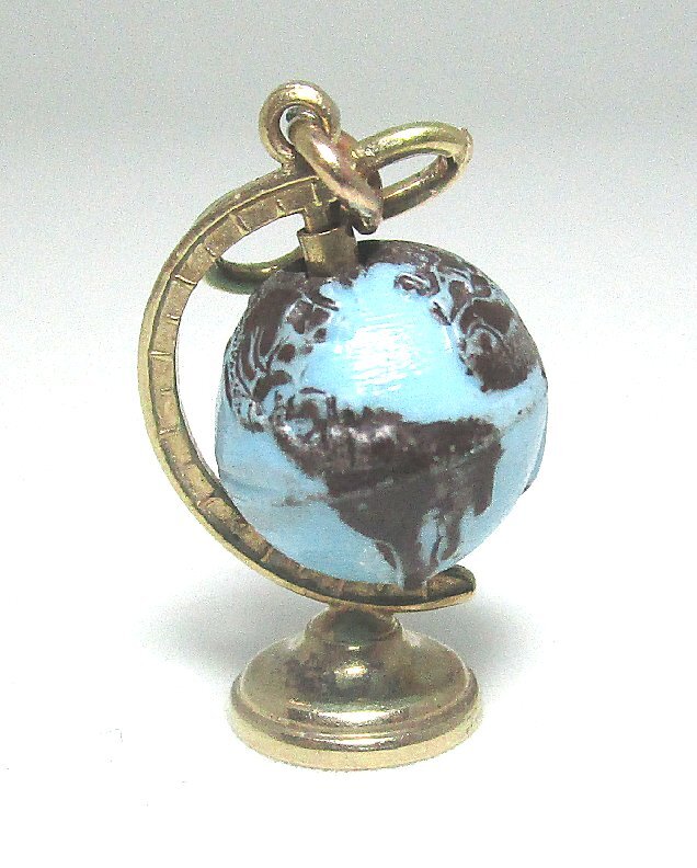 14K Yellow Gold / Glass World Globe Charm 2.9 grams 3/4” lot 49j1