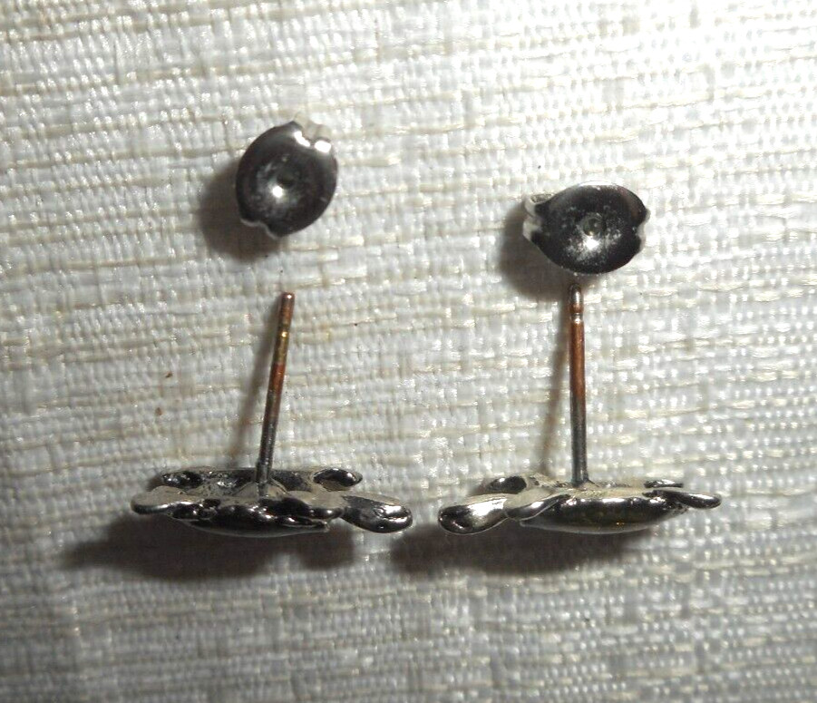 Vtg Detailed Metal Turtle Stud Earrings Smooth Acrylic Shell Tiny Childs 1/2″