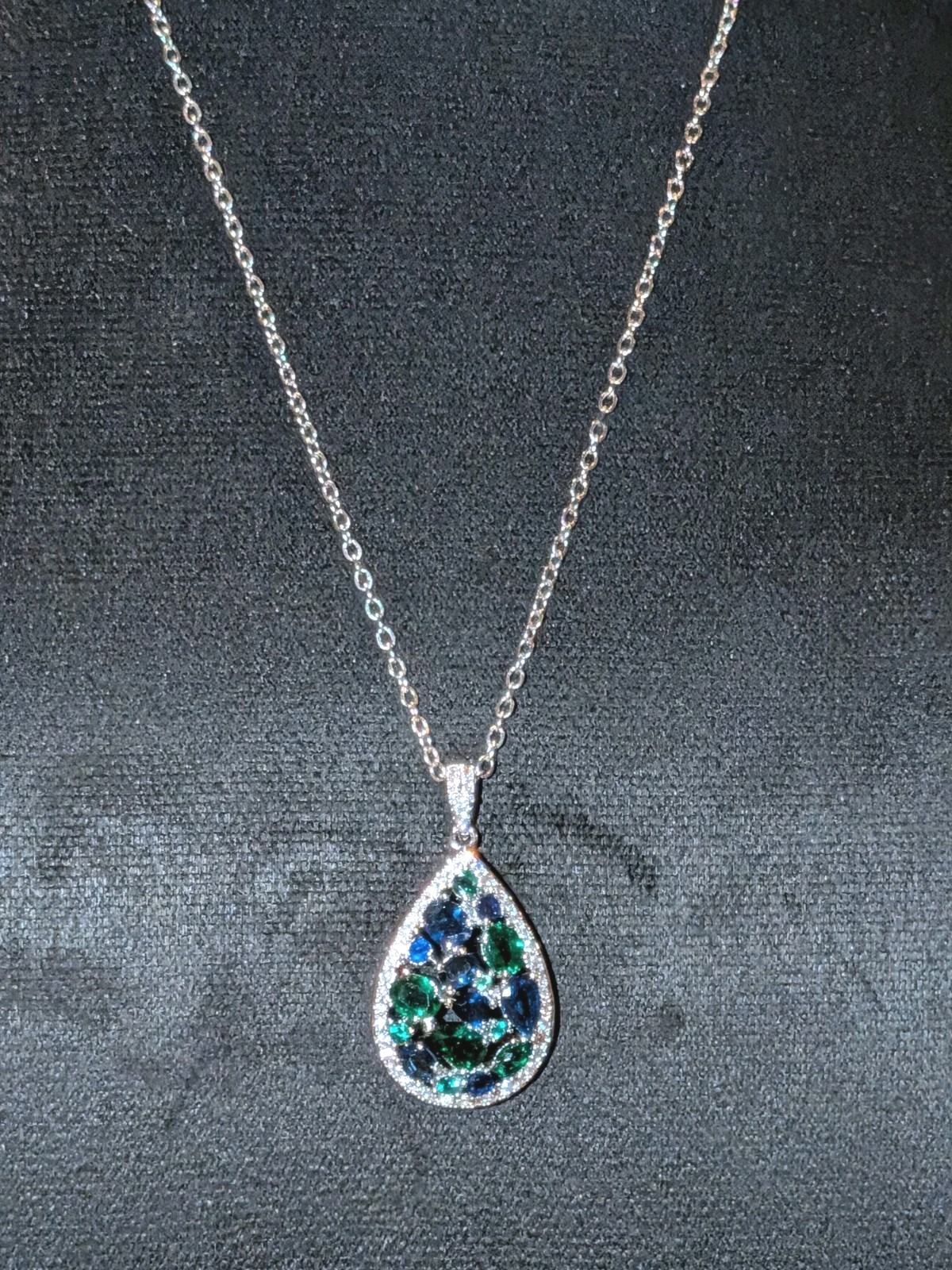 Women’s Moissanite Dazzling Green/Blue Sapphire Pendant Teardrop Necklace 18″