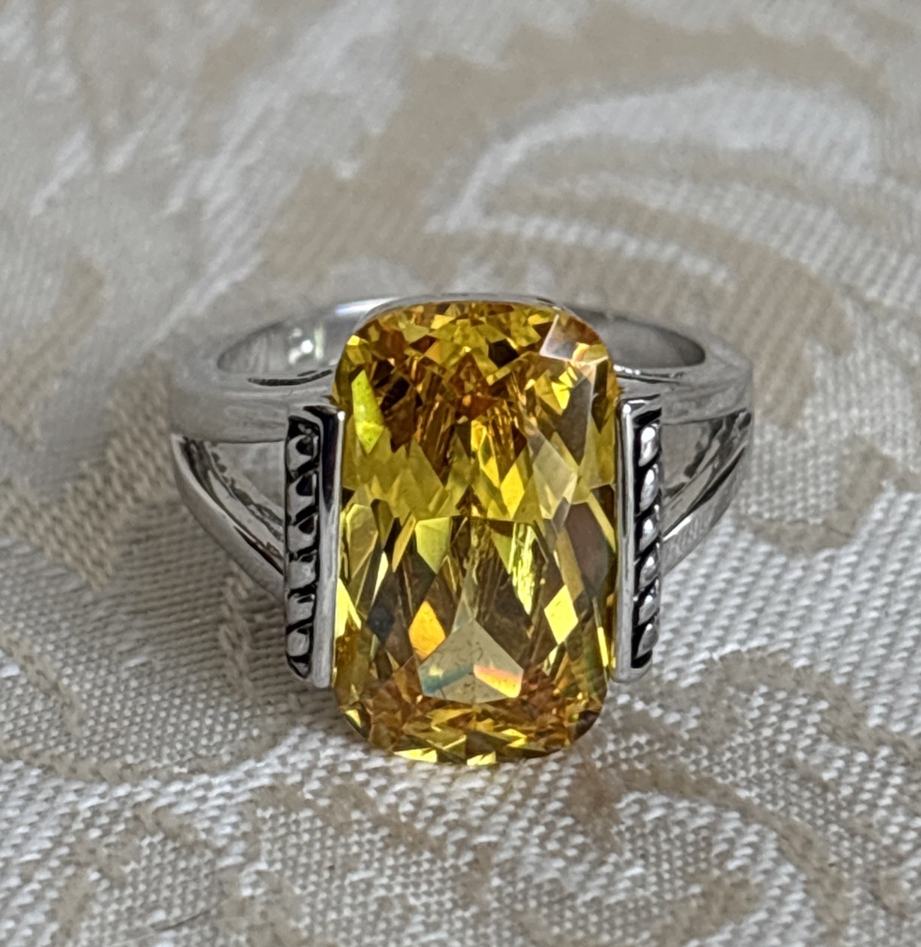 Park Lane Exceptional Ring Size 7 Canary Yellow Cz Silver Tone Rare Size Lovely