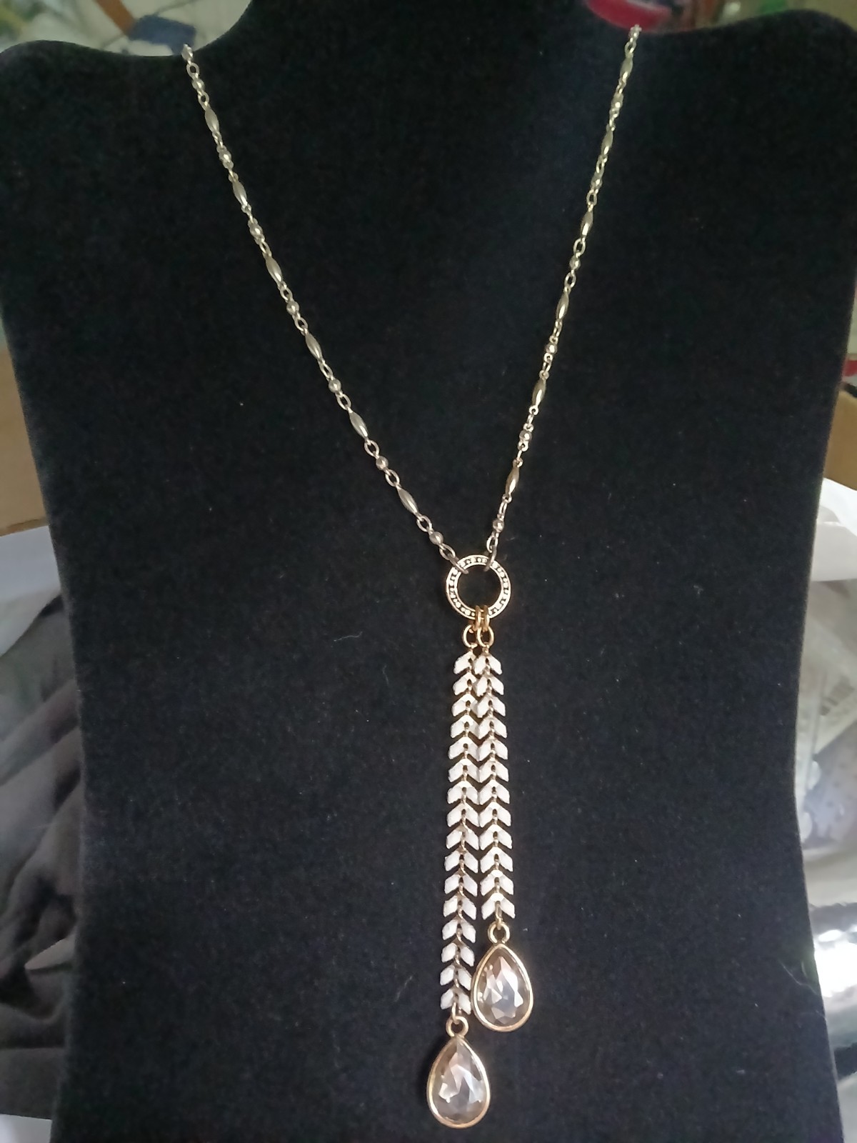Stunning Premier Designs Glisten Necklace 34″ Nice