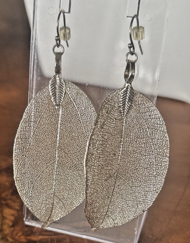 SILVER LEAF FILAGREE DANGLE EARRINGS LIGHT WEIGHT STATEMENT JEWELRY