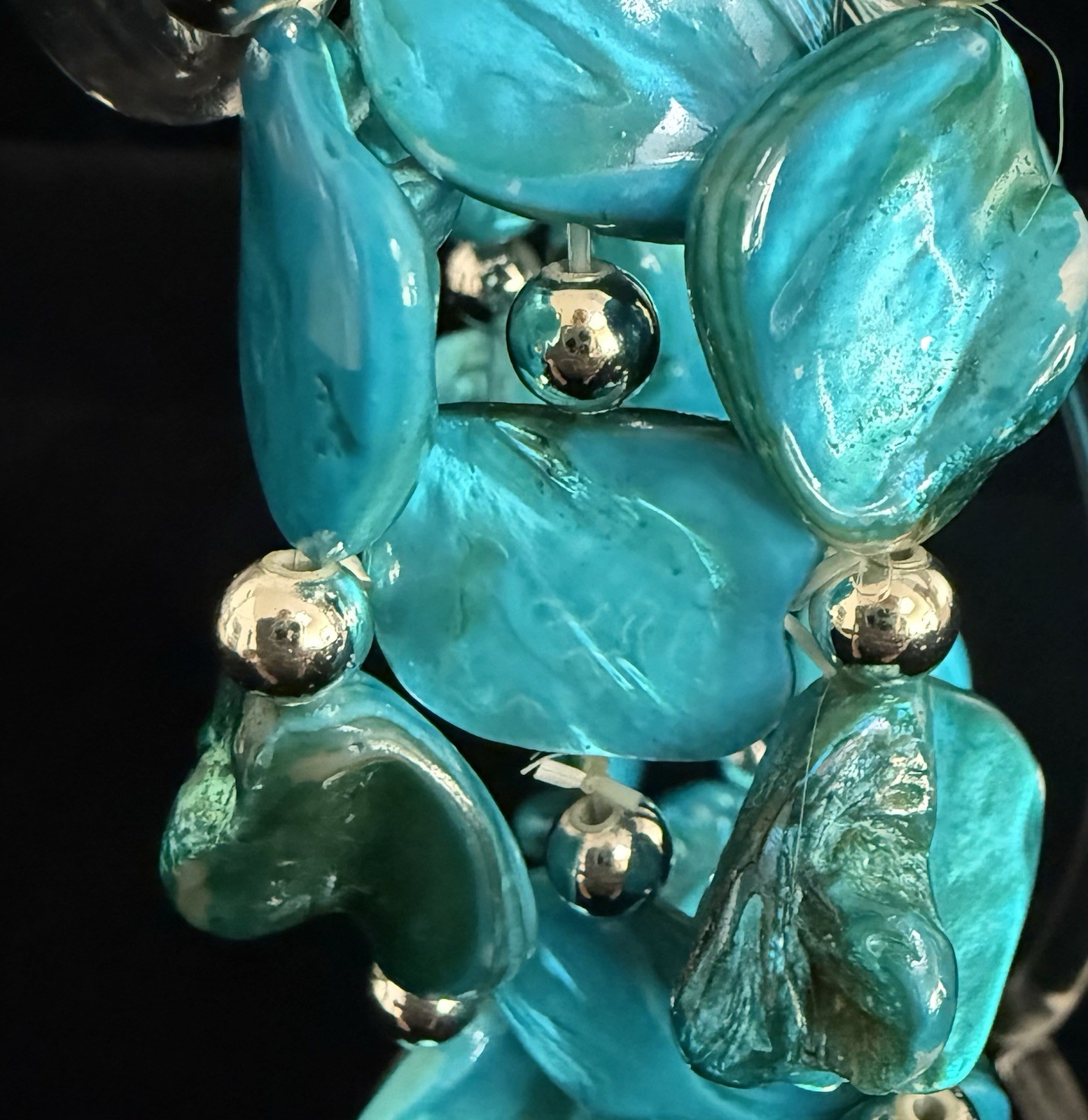 Tommy Bahama Turquoise-Style Stretch Bracelet Silver-Tone Beads – New With Pouch